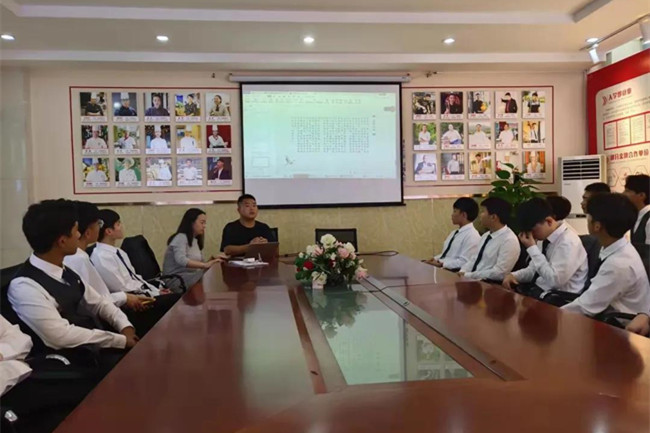 上海屋久岛来我校举行专场招聘会!