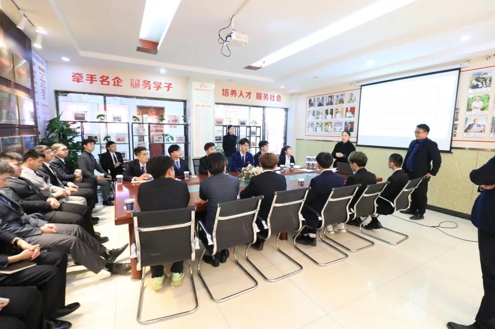 就业动态|栖巢咖啡来我校举行专场招聘会