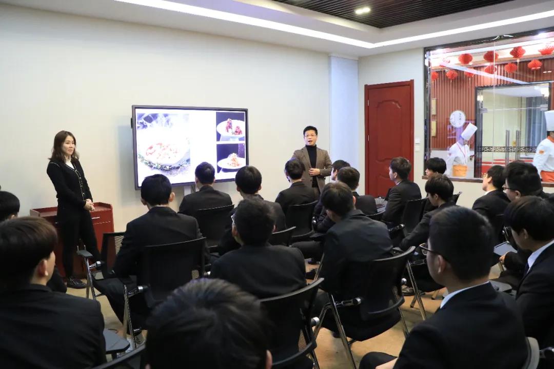 就业动态 | 浙江绍兴钱江源餐饮管理有限公司走进安徽新东方,“职”为你来!