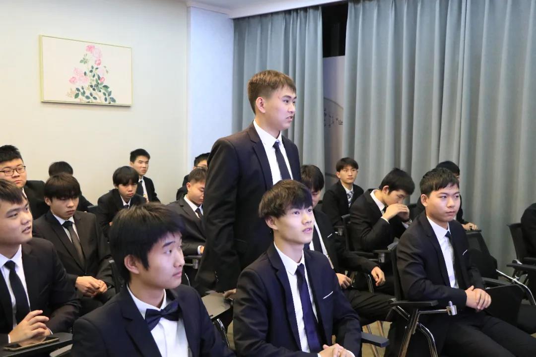 就业动态 | 浙江绍兴钱江源餐饮管理有限公司走进安徽新东方,“职”为你来!