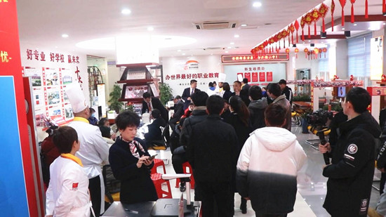 【直击现场】安徽新东方春季报名正在进行中