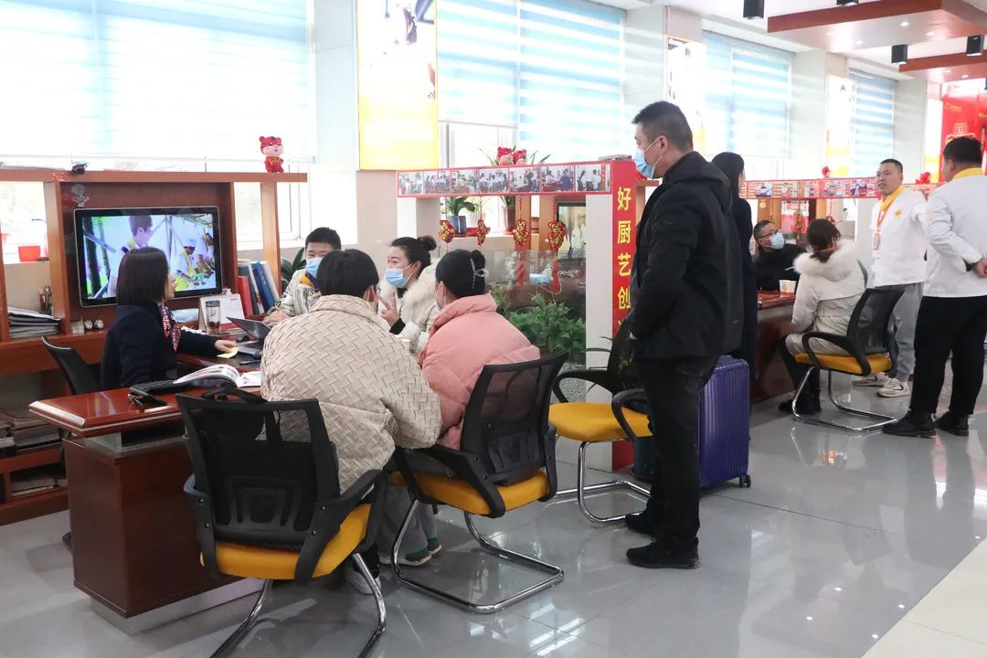 校企班来了!2月23日到校报名即可与企业签约!