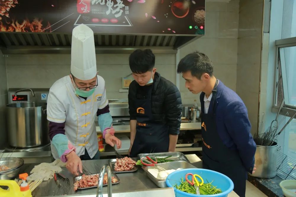 疫情之后餐饮市场将迎来大爆发,学技术创业正是好时机!