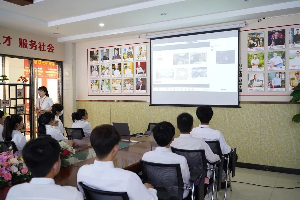 毕业季,就业季,安徽新东方让学子就业无忧!