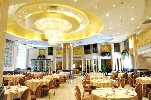 上海顺风大酒店面向我校招聘厨房一线工作人员