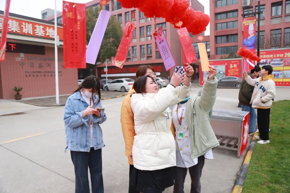 春季报名火热进行中|来安徽新东方,在吃喝玩乐中掌握技能