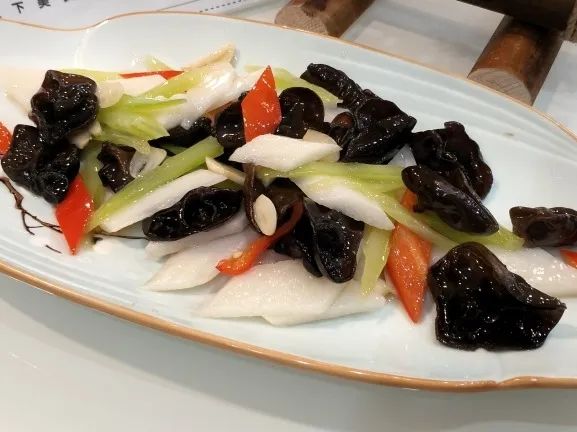 新的一年对生活保持热爱!来安徽新东方学厨艺让生活更美好